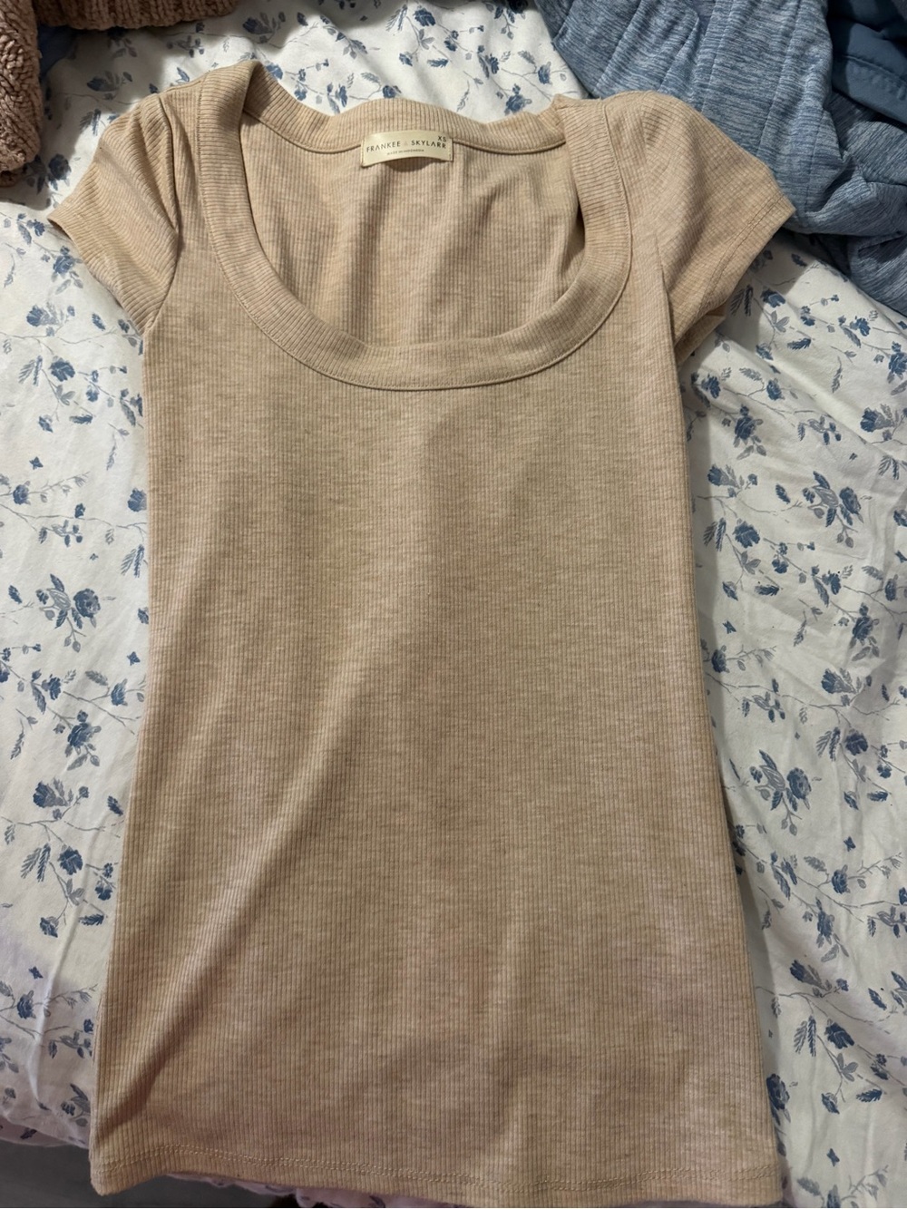 Ribbed Scoop Neck Short Sleeve Tee - Light Beige